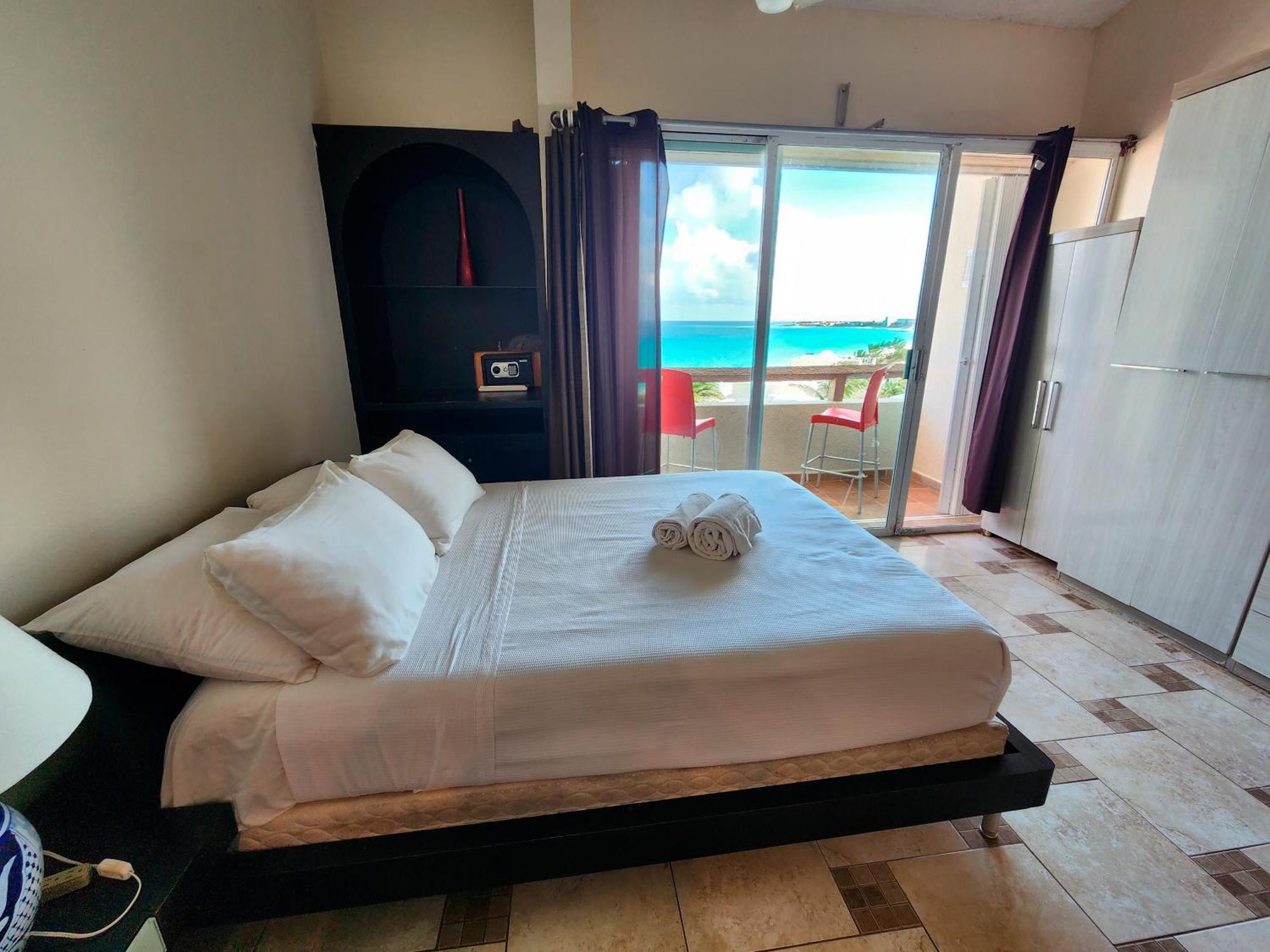 Beachfront Apartments Cancún Esterno foto