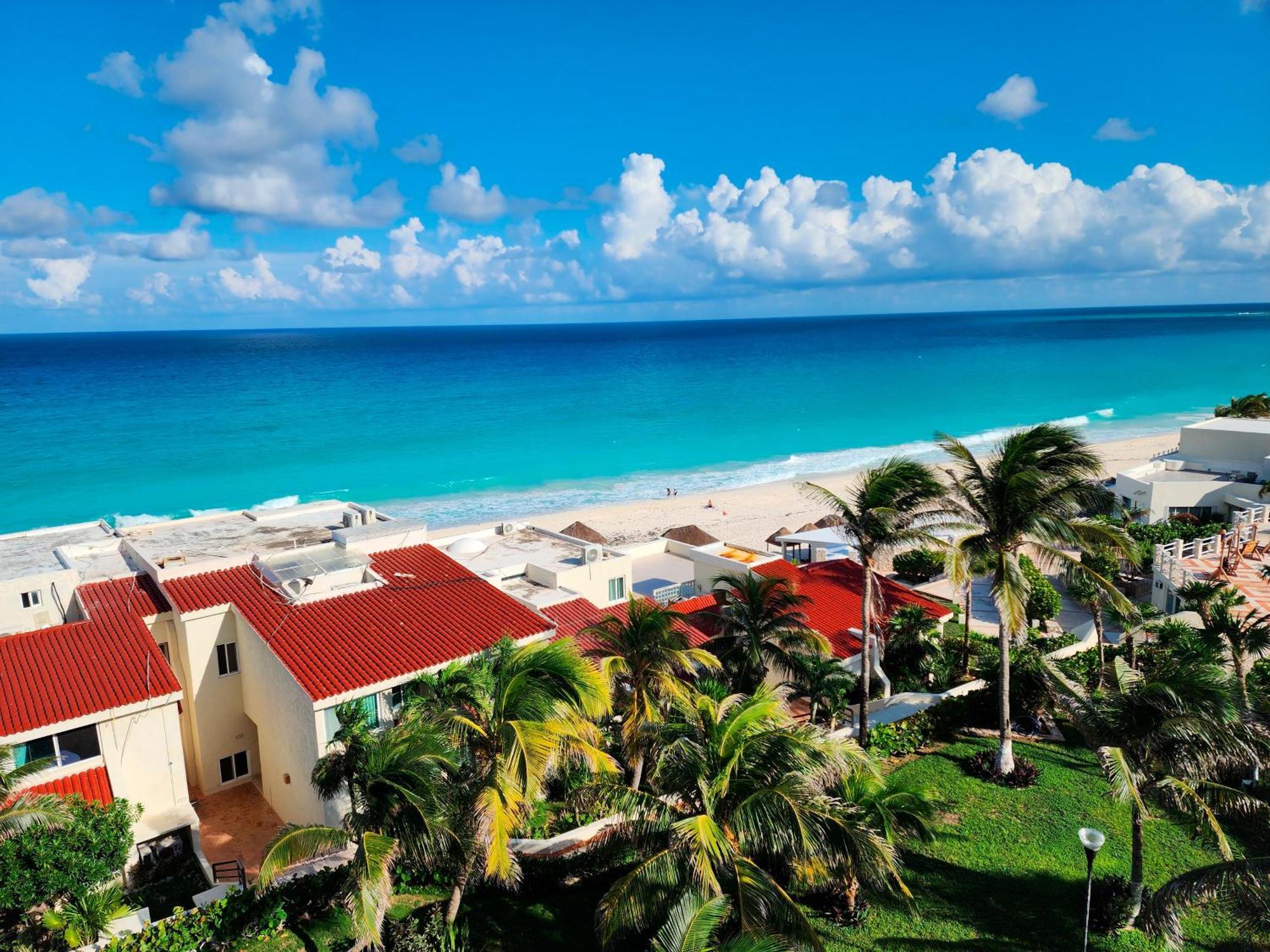 Beachfront Apartments Cancún Esterno foto