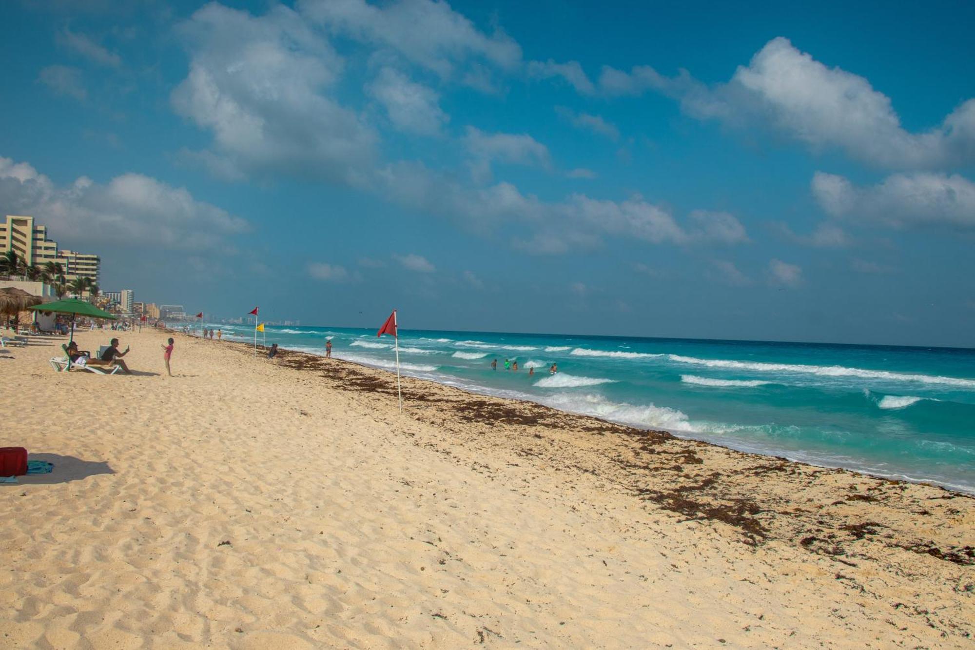 Beachfront Apartments Cancún Esterno foto