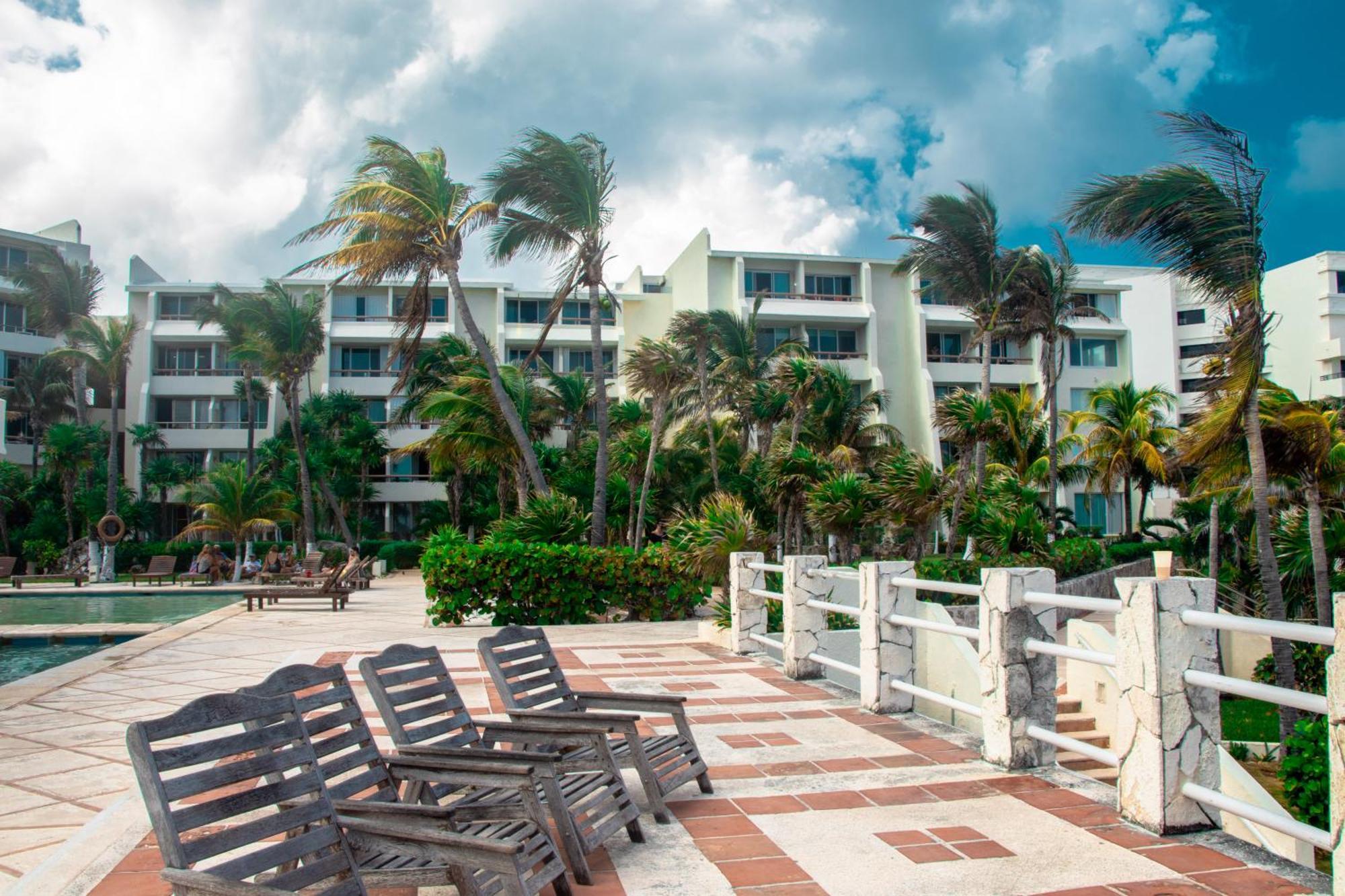 Beachfront Apartments Cancún Esterno foto