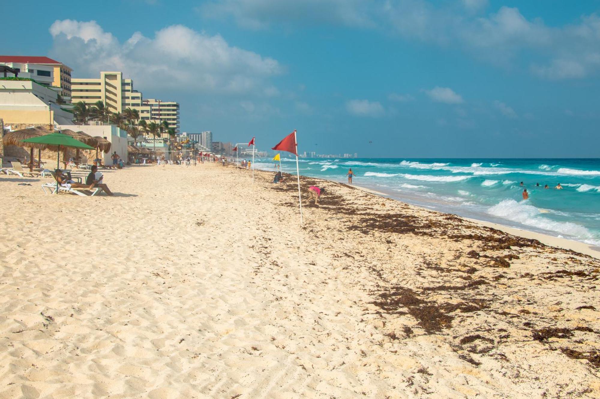 Beachfront Apartments Cancún Esterno foto