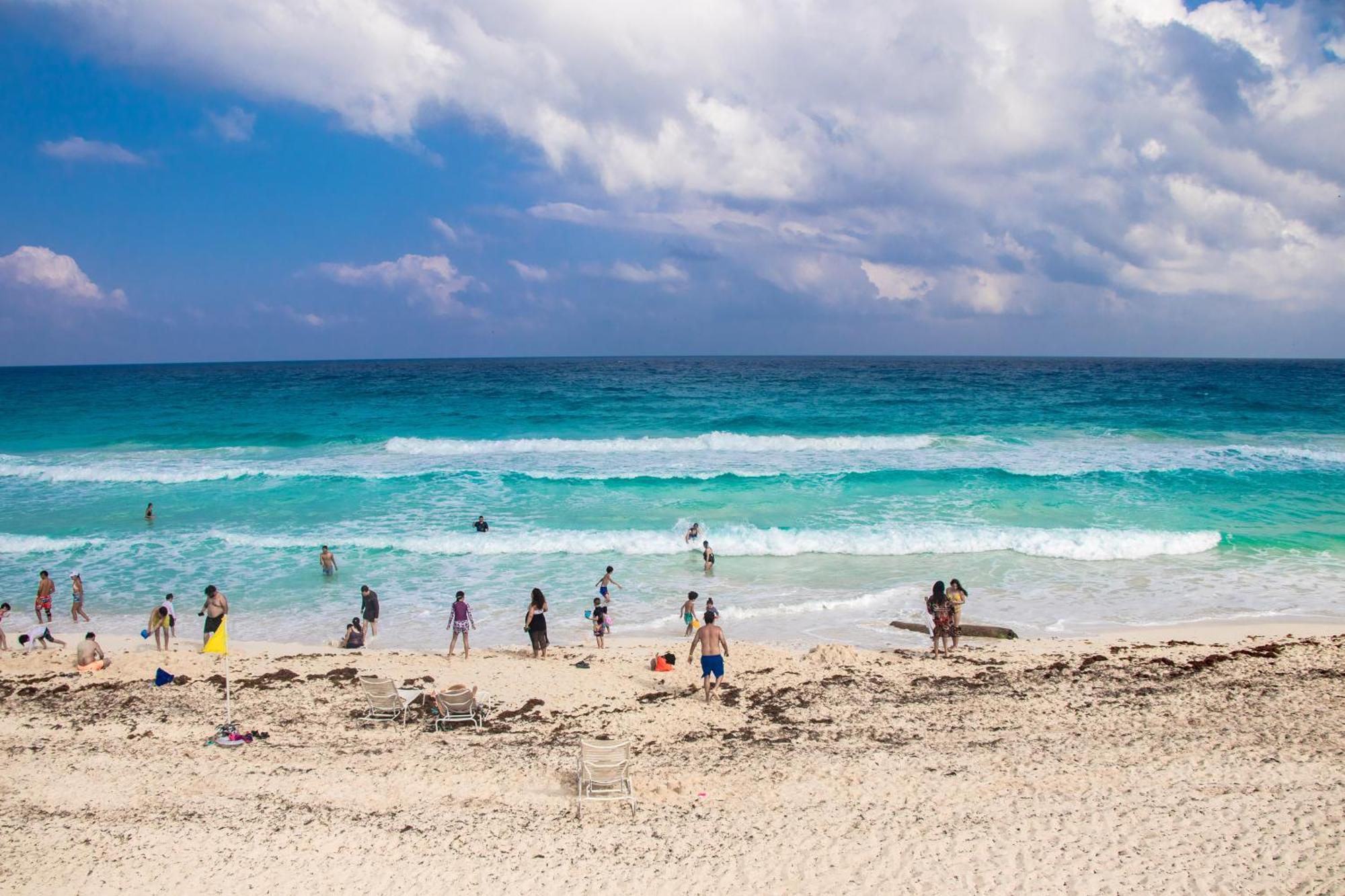 Beachfront Apartments Cancún Esterno foto