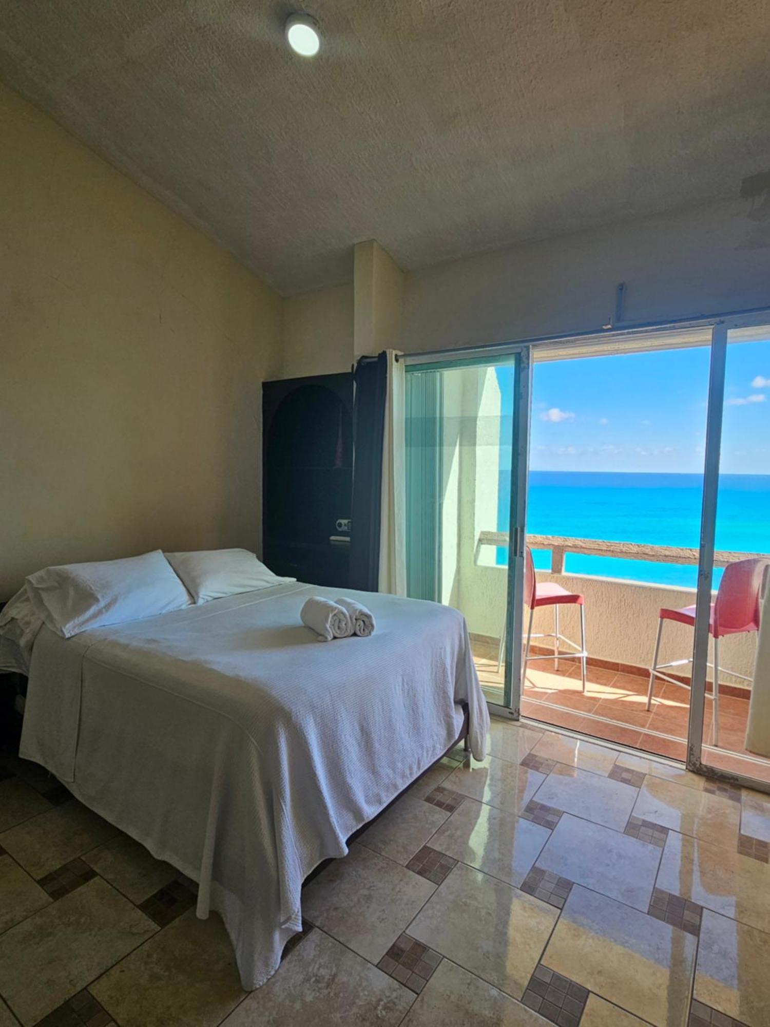 Beachfront Apartments Cancún Esterno foto